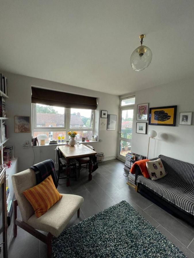 Appartamento Contemporary 1bd Flat Wbalcony - Stoke Newington!