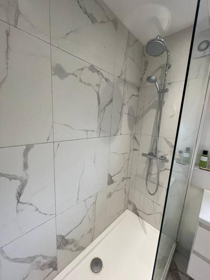 Contemporary 1bd Flat Wbalcony - Stoke Newington!
